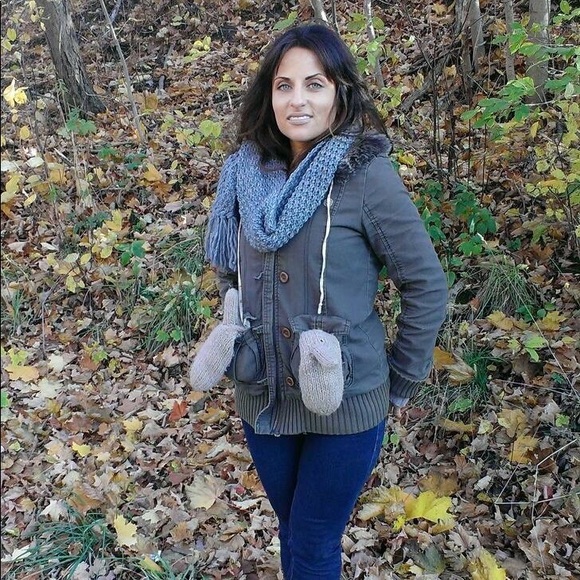 Meet your Posher, Jenny - Picture 1 of 1